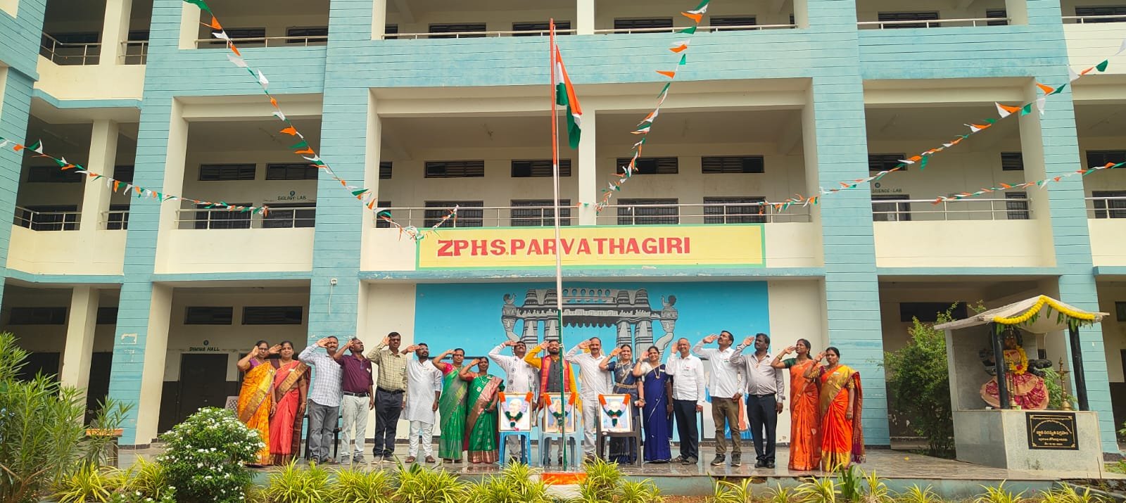 పర్వతగిరి జెడ్పి హెచ్ఎస్  పాఠశాల ఆధ్వర్యంలో ఘనంగా  స్వాతంత్ర్య దినోత్సవ వేడుకలు.. 