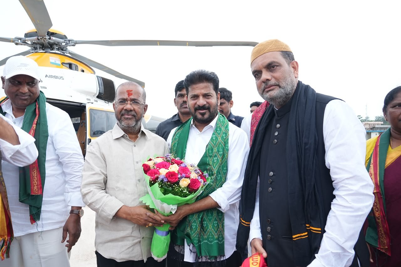 మేడారంలో  సీఎం రేవంత్ రెడ్డి గారికి ఘన స్వాగతం పలికిన ఎమ్మెల్యే నాయిని