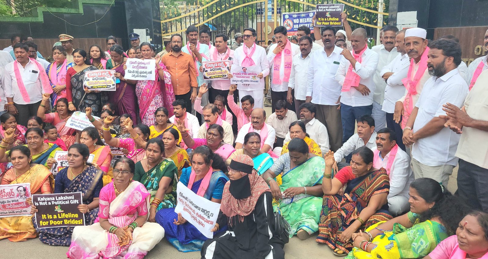 రేవంత్ రెడ్డి.. ఆడబిడ్డలతో ఆటలా..? కల్యాణలక్ష్మి, షాదీ ముబారక్ పథకాలను కొనసాగించాలని బీఆర్ఎస్ డిమాండ్