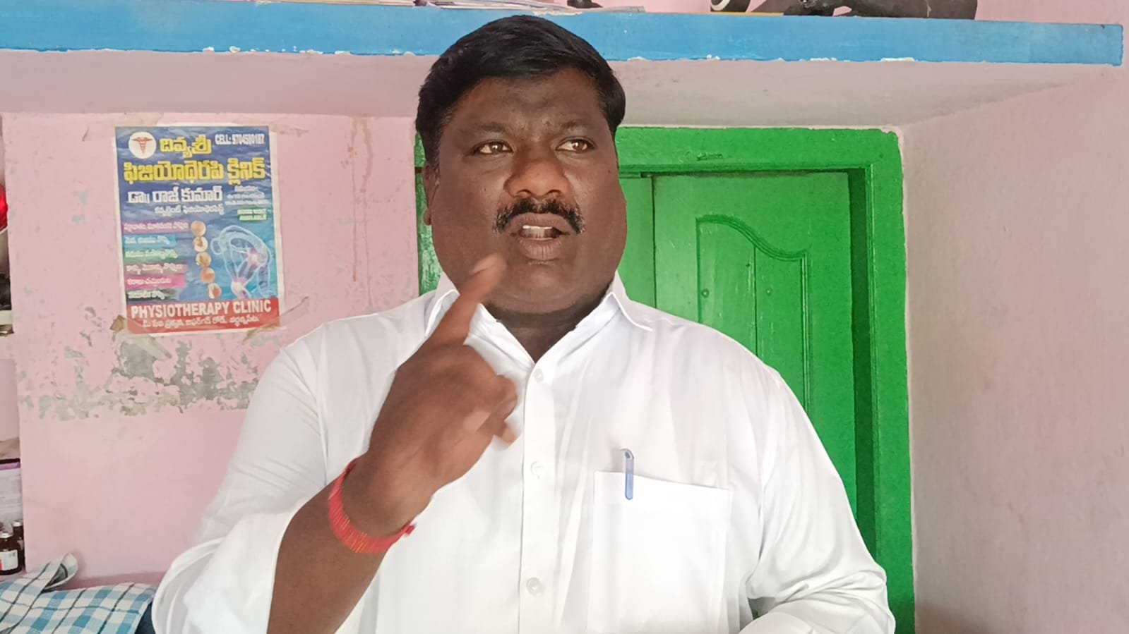 అబద్ధాలు చెప్పడం,మోసం చేయడంలో కాంగ్రెస్ పార్టీ దిట్ట.*   *బీఆర్ఎస్ మండల పార్టీ అధ్యక్షుడు తూళ్ళ కుమారస్వామి*