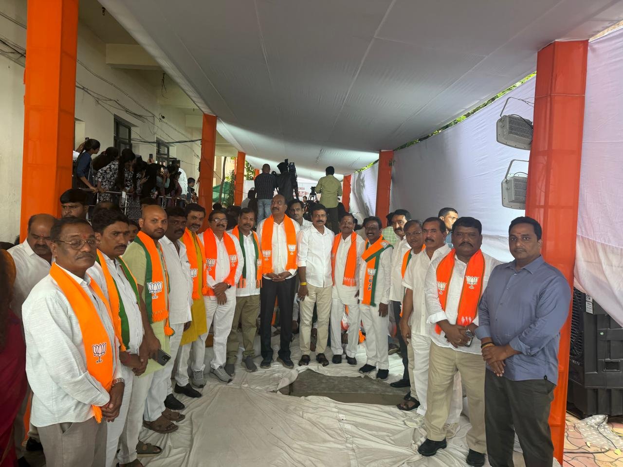 ఫీజు రీయింబర్స్‌మెంట్ బకాయిల విడుదలకు బీజేపీ దీక్ష