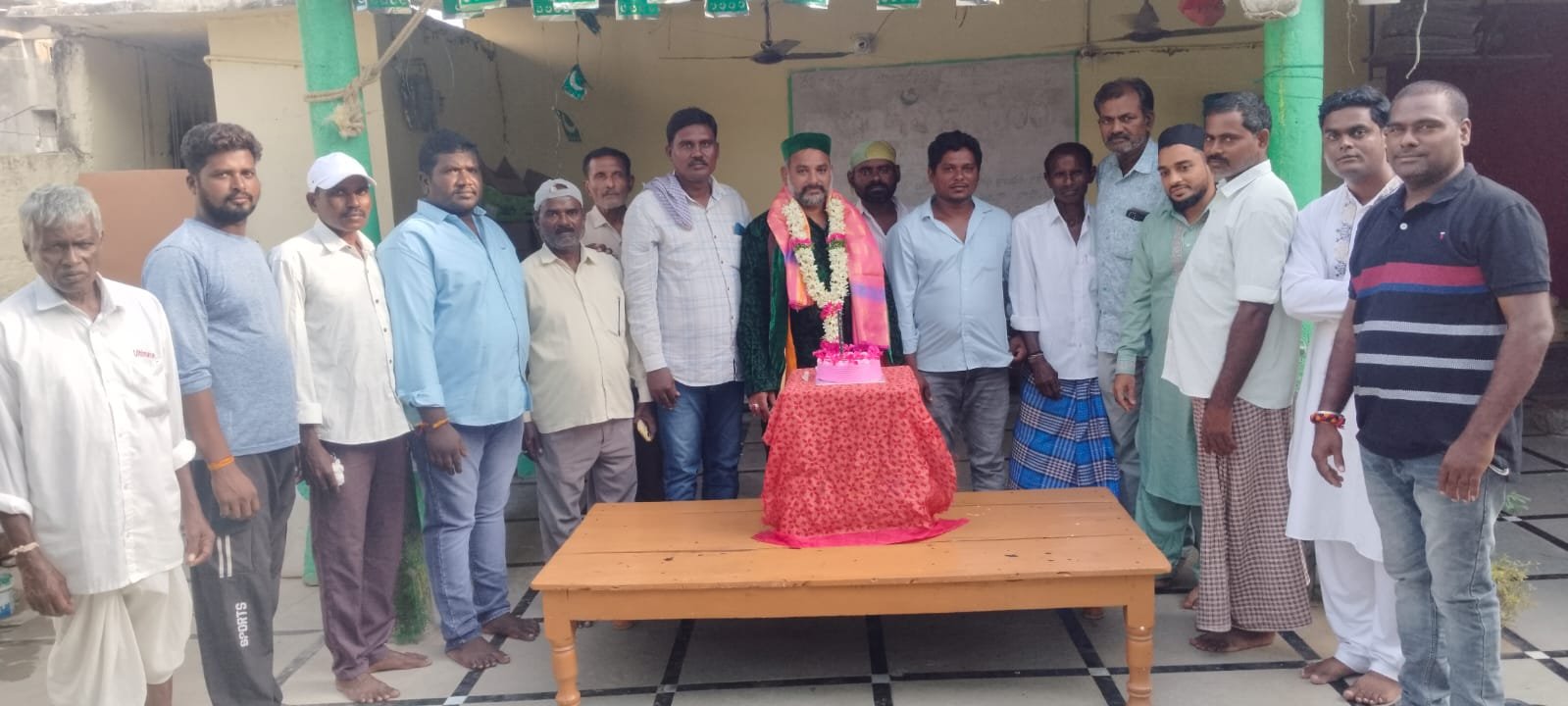 బిఆర్ఎస్ పార్టీ గ్రామ అధ్యక్షులు ఎండి ముస్తఫా ఆలీ జన్మదిన వేడుకలు 