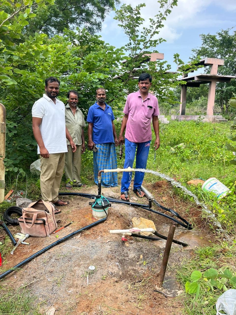 గ్రామంలో నీటి సమస్యలను పరిష్కరించిన గ్రామ సర్పంచ్ జక్కి అనిత శ్రీకాంత్