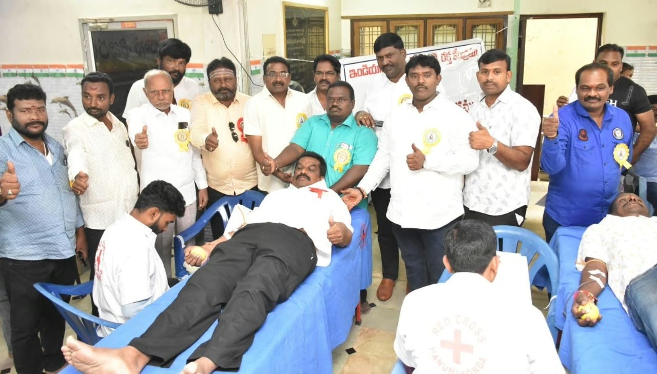 తలసేమియా వ్యాధితో బాధపడుతున్న చిన్నారుల కోసం ఏర్పాటు చేసిన మెగా రక్తదాన శిబిరం విజయవంతం