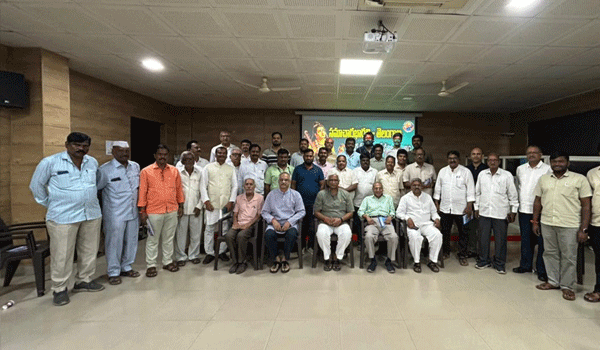స్థానిక పత్రికలతోనే సమాజ నిర్మాణం - Additional Image