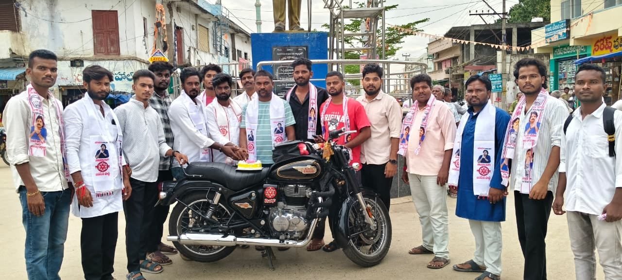 ఘనంగా పవన్ కళ్యాణ్ పుట్టినరోజు వేడుకలు