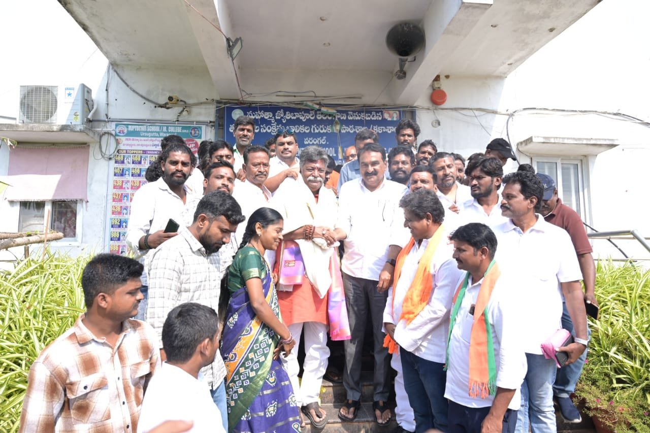 సేవా సంకల్పంలో భాగంగా జ్యోతిరావు పూలే గురుకుల హాస్టల్ సందర్శన.