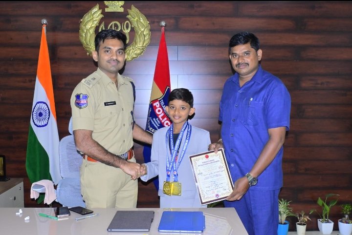 పిల్లల్లోని ప్రతిభను గుర్తించి వారిని సరైన దిశలో ప్రోత్సహించడం ప్రతి తల్లిదండ్రుల బాధ్యత.  -ఎస్పీ డా. శబరీష్,, ఐపీఎస్.