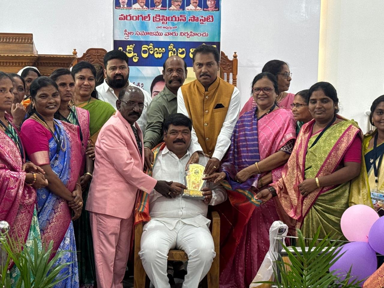 మహిళలకు సమాన హక్కులు, అవకాశాలు కల్పించాలి  మాజీ ఎమ్మెల్యే నన్నపునేని నరేందర్