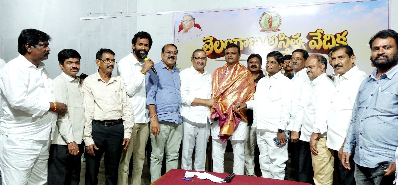 తెలంగాణ అస్తిత్వ పరిరక్షణకు వరంగల్ నుంచే పోరాటం  మామునూరు విమానాశ్రయానికి ప్రొఫెసర్ జయశంకర్ పేరు పెట్టాలి  తెలంగాణ నీళ్లు, వనరుల పరిరక్షణకు ఉద్యమిస్తాం: తెలంగాణ అస్తిత్వ వేదిక