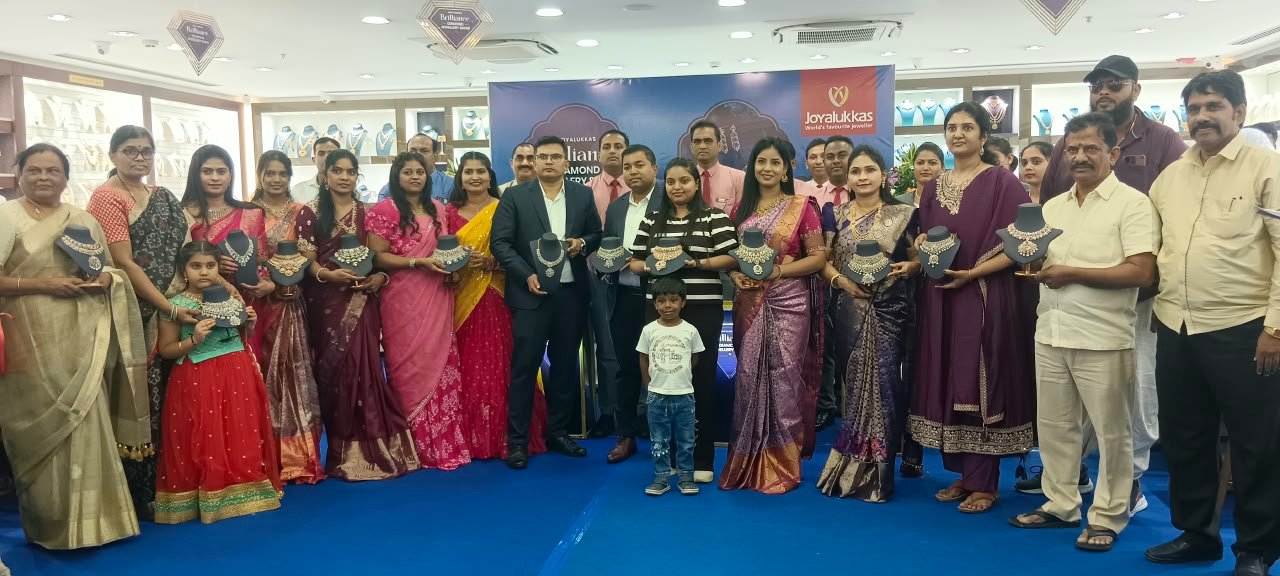బ్రిలియన్స్ డైమండ్ జ్యువెలరీ షోతో వరంగల్ మెరిసిపోతోంది అక్టోబర్ 18 వరకు ప్రత్యేక ప్రదర్శన..రూ.లక్షకు పైగా వజ్రాభరణాల కొనుగోలుపై ఉచిత బంగారు నాణెం