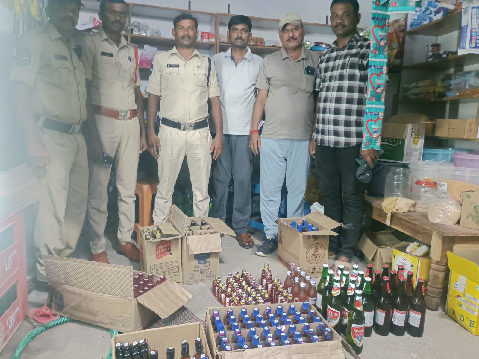 హసన్‌పర్తిలో అక్రమ మద్యం పట్టివేత  రూ.53,080 విలువైన మద్యం, బీరు స్వాధీనం