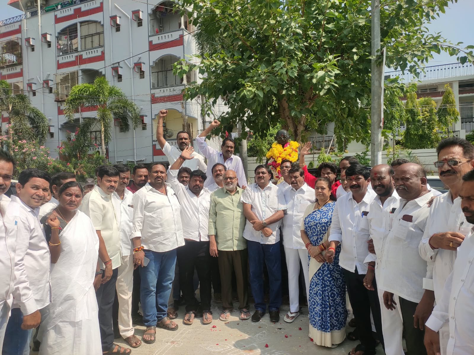 వాడవాడలా ఘనంగా గాంధీ జయంతి వేడుకలు*