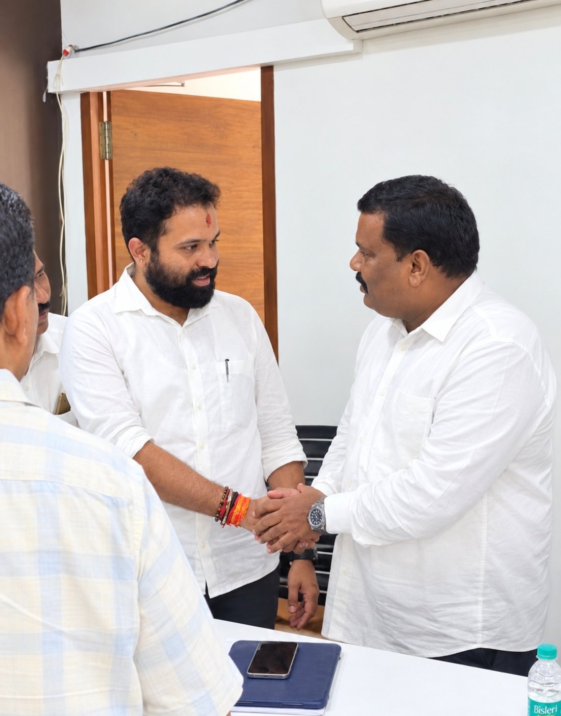 బీజేపీ రాష్ట్ర సహ సంఘటన ప్రధాన కార్యదర్శి దశరథ్‌ను కలిసిన డాక్టర్ వన్నాల వెంకటరమణ