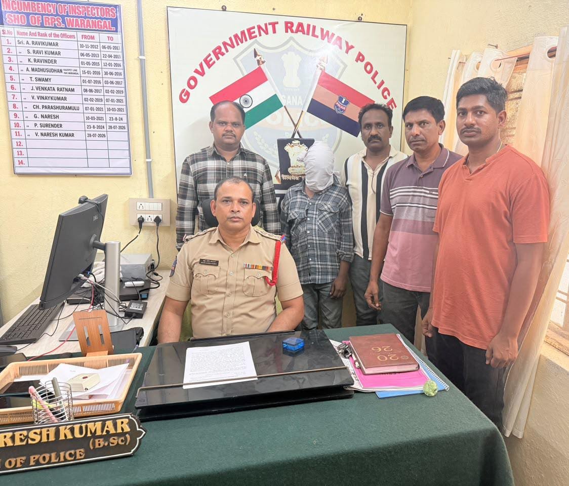 నర్సాపూర్ ఎక్స్‌ప్రెస్‌లో ప్రయాణికురాలి నగలు, ల్యాప్‌టాప్ చోరీకి యత్నం