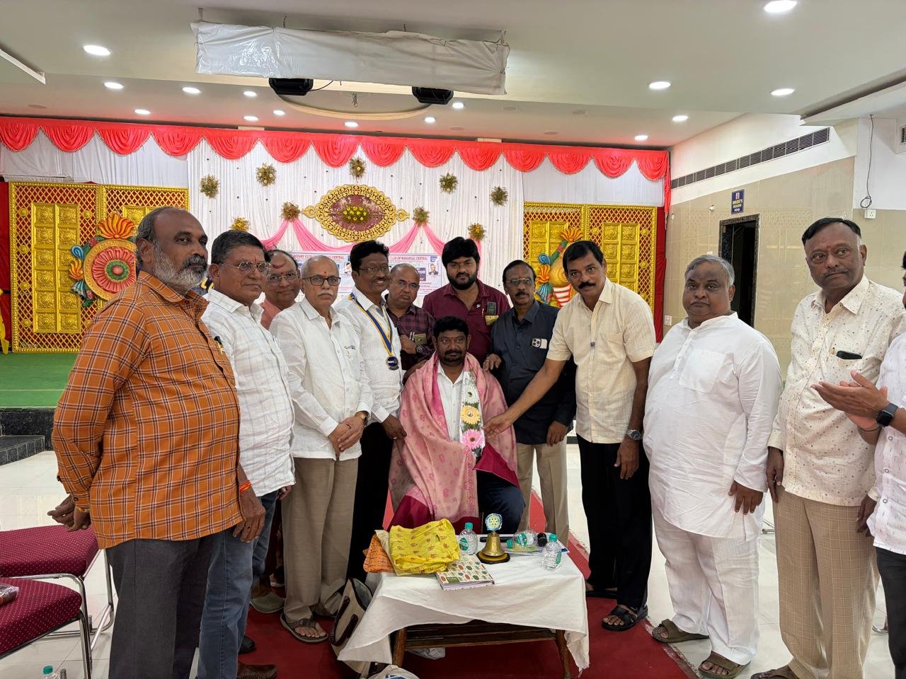 రెడ్‌క్రాస్ చైర్మన్ బేతి అశోక్ బాబుకు రోటరీ క్లబ్ వరంగల్ సెంట్రల్ ఘన సన్మానం