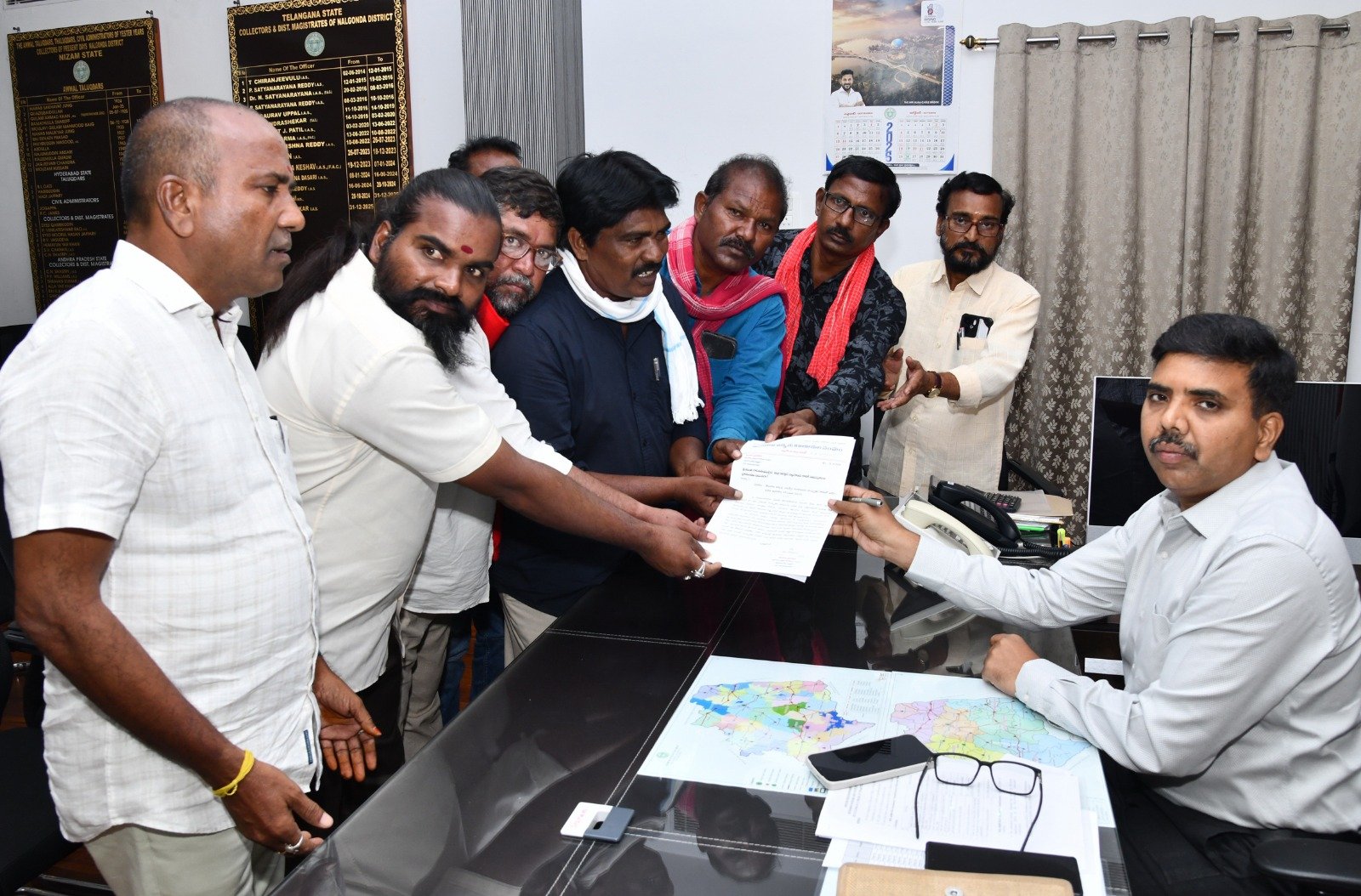 ఉద్యమ నిరుద్యోగ కళాకారుల కన్నీటి దీక్ష సాంస్కృతిక సారథిలో ఉద్యమ కళాకారులకు ఉద్యోగాలు కల్పించాలి:కళాకారుల సంఘం నల్లగొండ జిల్లా అధ్యక్షుడు పందిరి సైదన్న