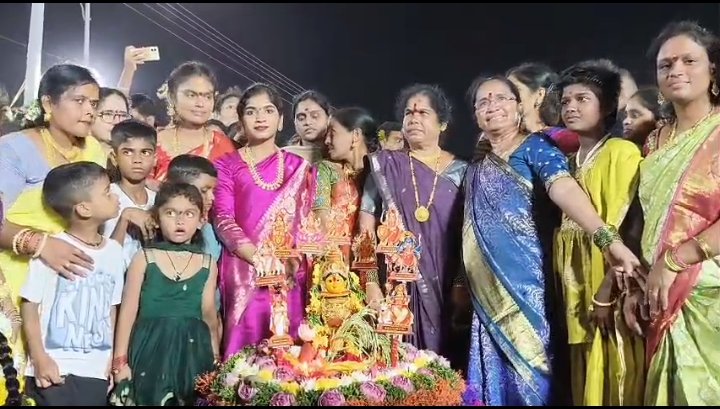 *తెలంగాణ సంస్కృతి,సంప్రదాయాలకు ప్రతీక బతుకమ్మ పండుగ*