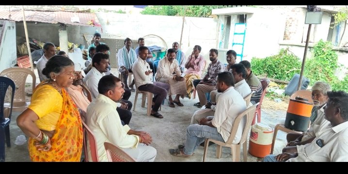 బాధిత కుటుంబాన్ని పరామర్శించిన సర్పంచ్